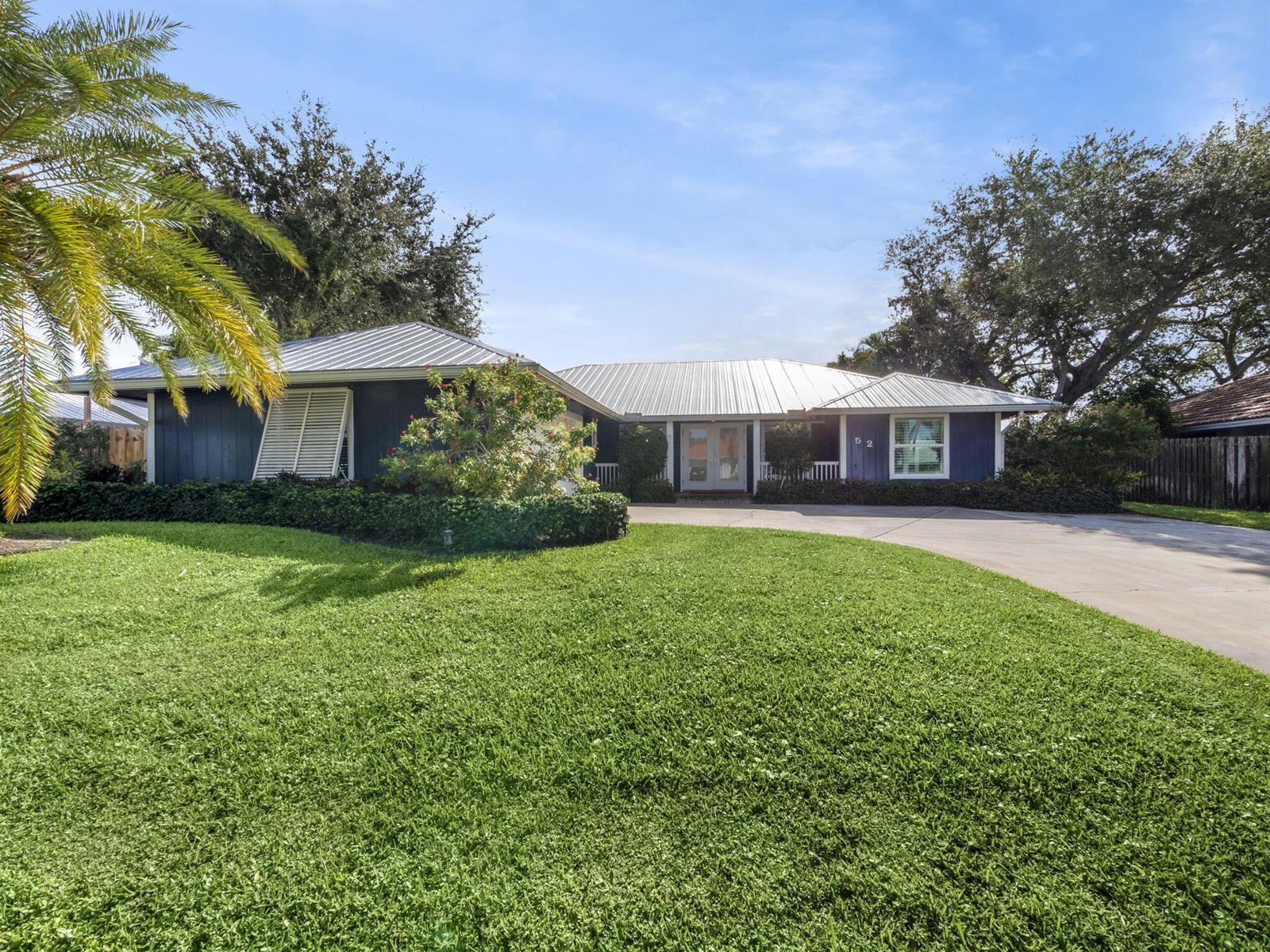 52 Birch Place, Tequesta FL 33469 photo 2