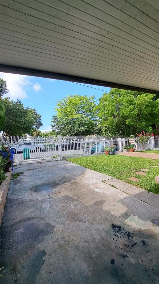 351 NW 31st St, Miami FL 33127 photo 2