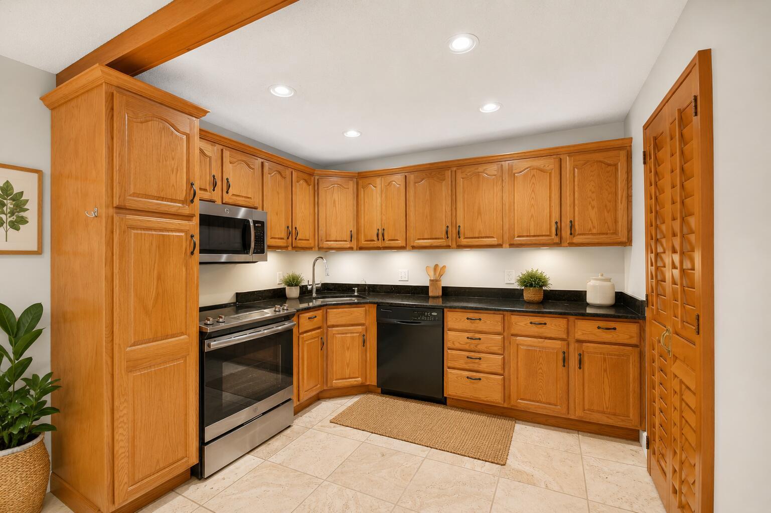 511 Shady Pine Way # D2, FL 33415 photo 2