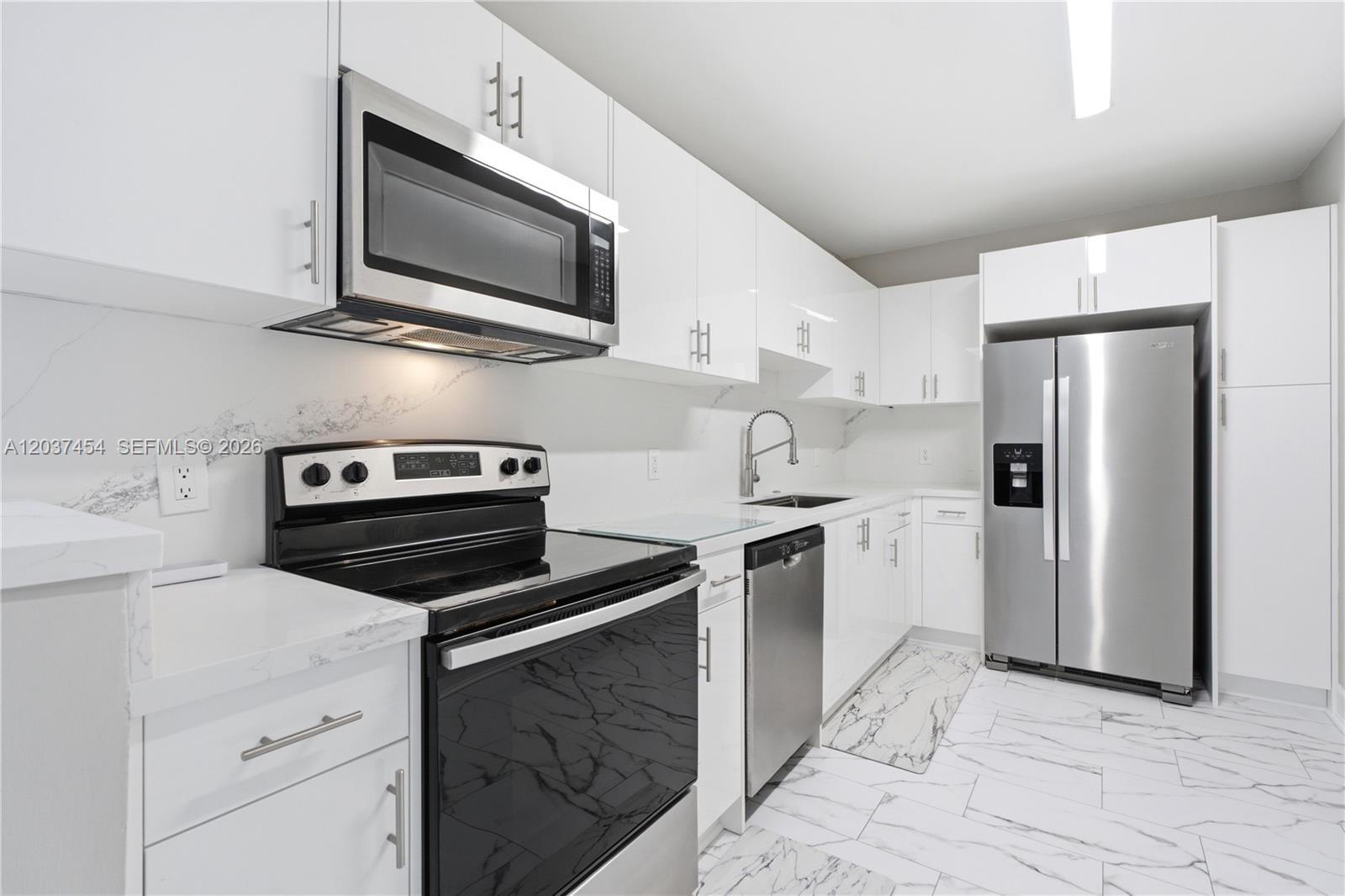 401 69th St # 313, Miami Beach FL 33141 photo 4