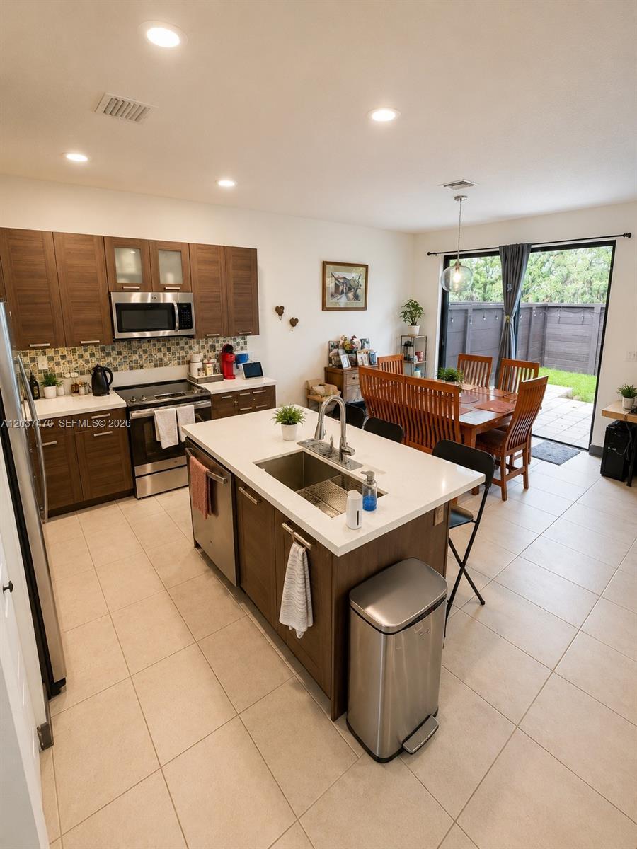 15778 NW 91st Ct # 15778, Miami Lakes FL 33018 photo 2