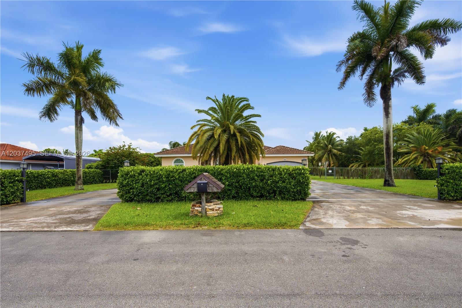 16933 SW 215th Ter, Miami FL 33187 photo 2