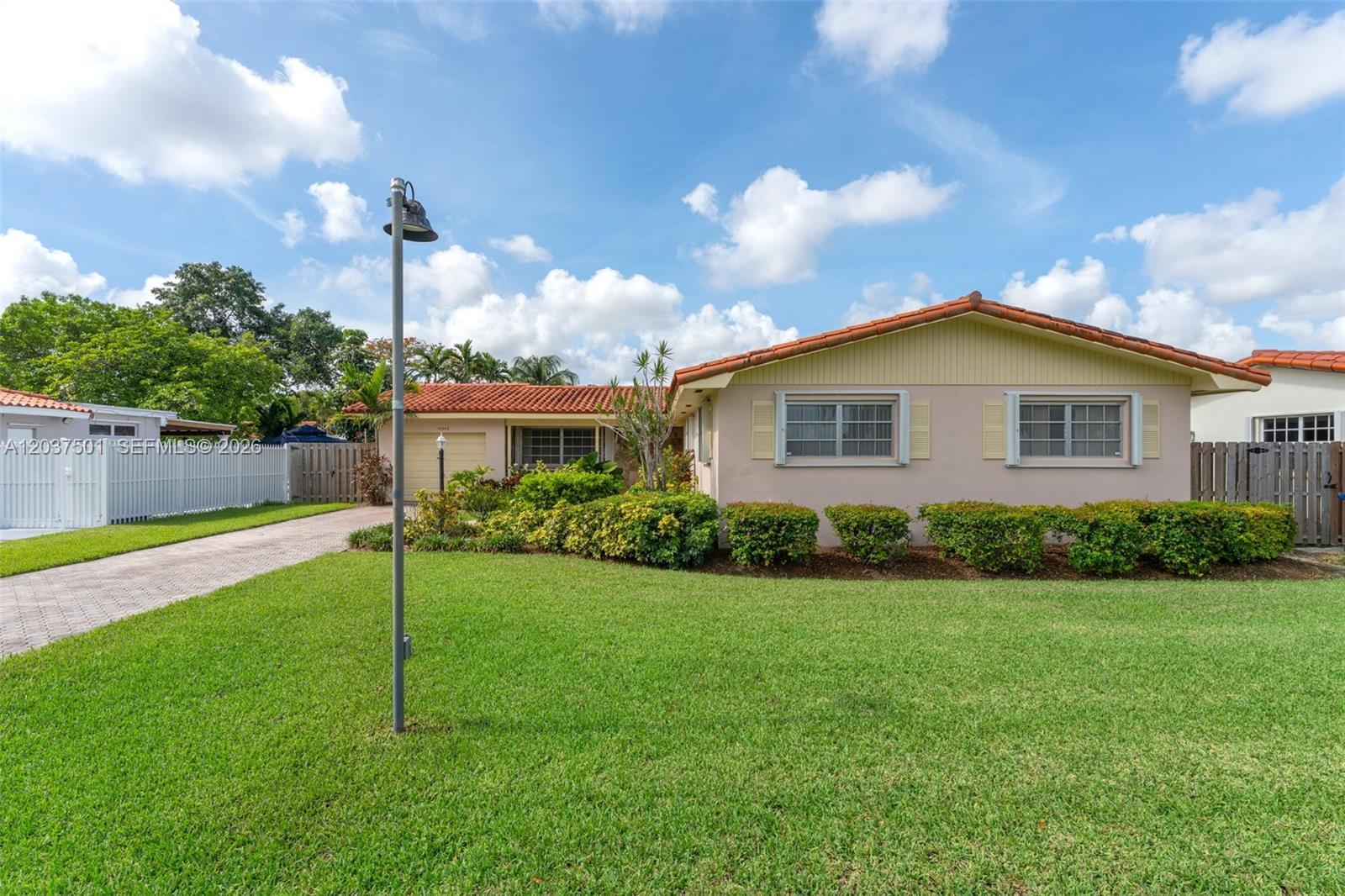 10842 SW 33rd St, Miami FL 33165 photo 3