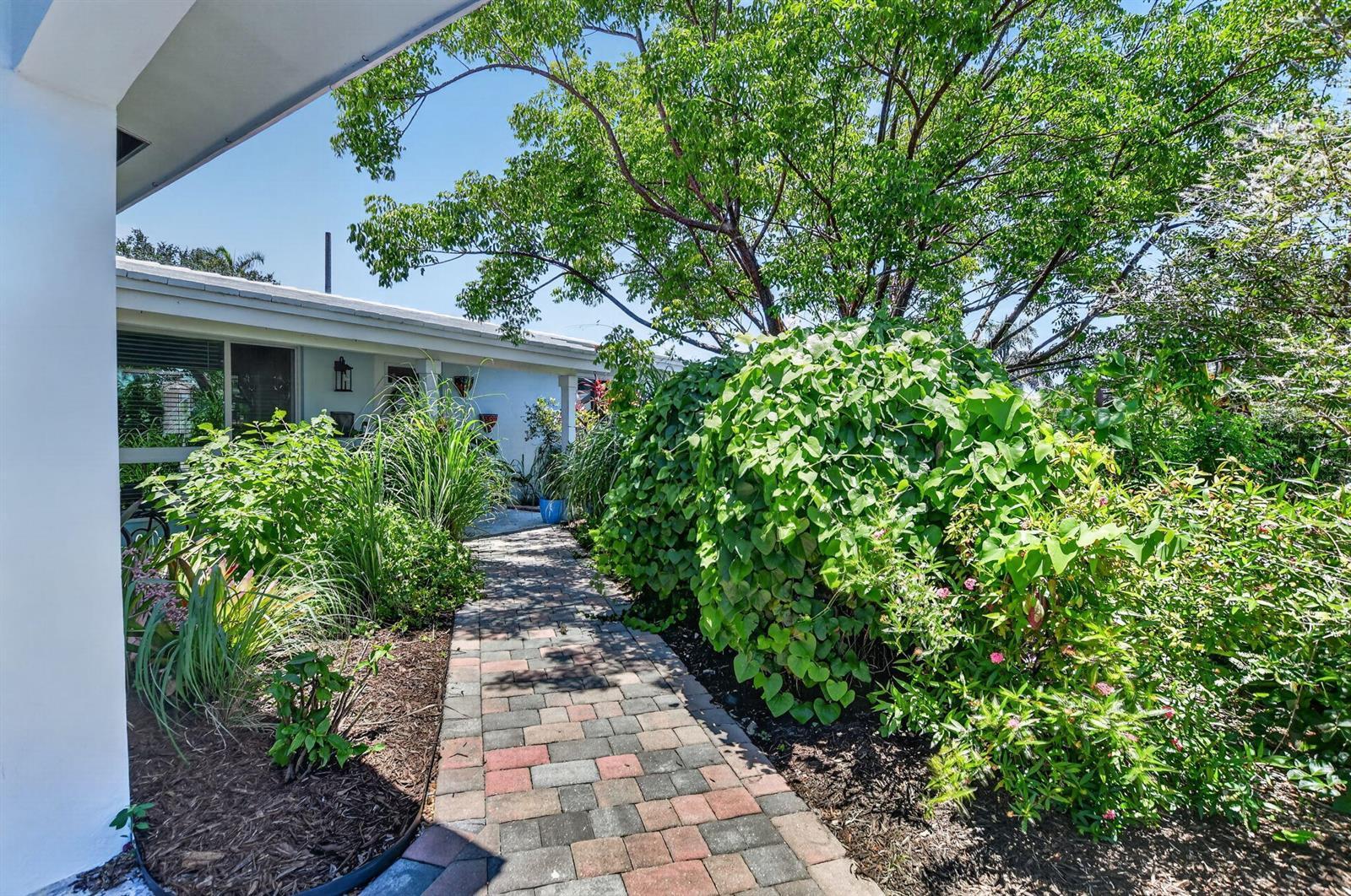 807 SW 3rd Street, Boca Raton FL 33486 photo 4