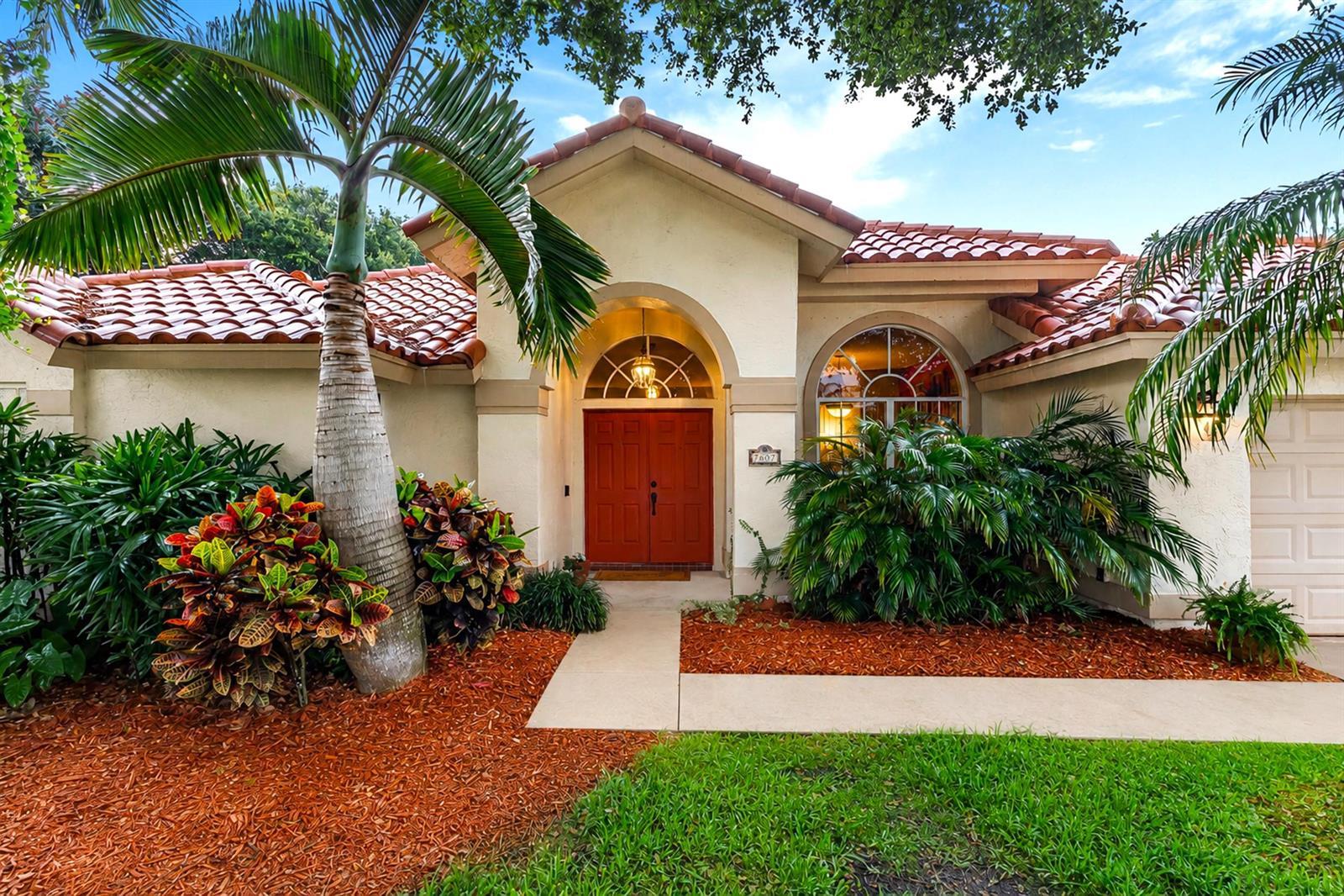 7607 Monclair Court, Lake Worth FL 33467 photo 2