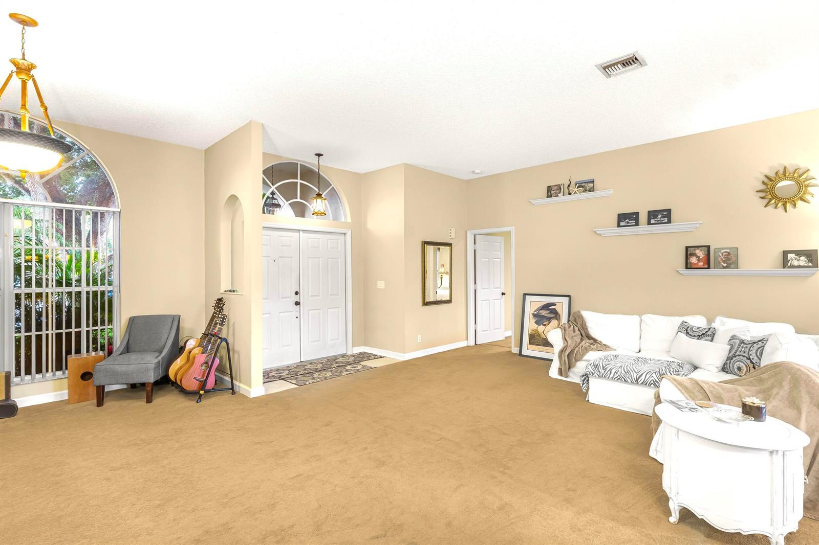 7607 Monclair Court, Lake Worth FL 33467 photo 4