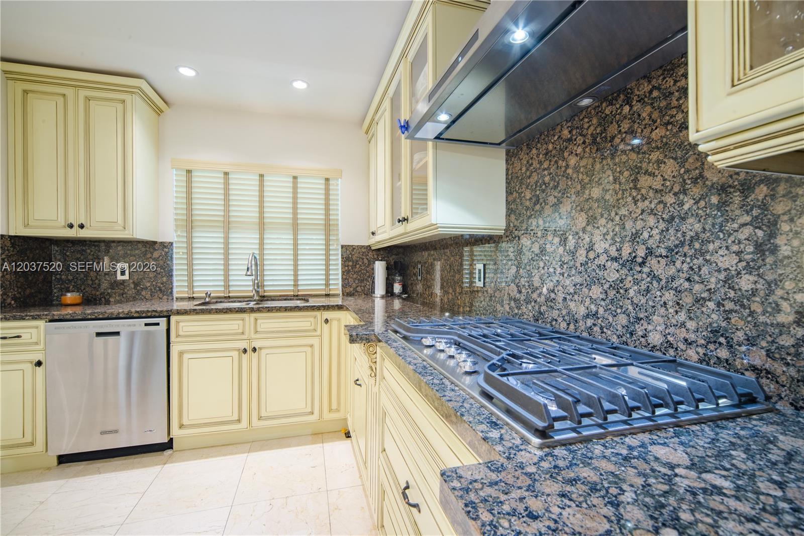 3514 Crystal Ct, Miami FL 33133 photo 4