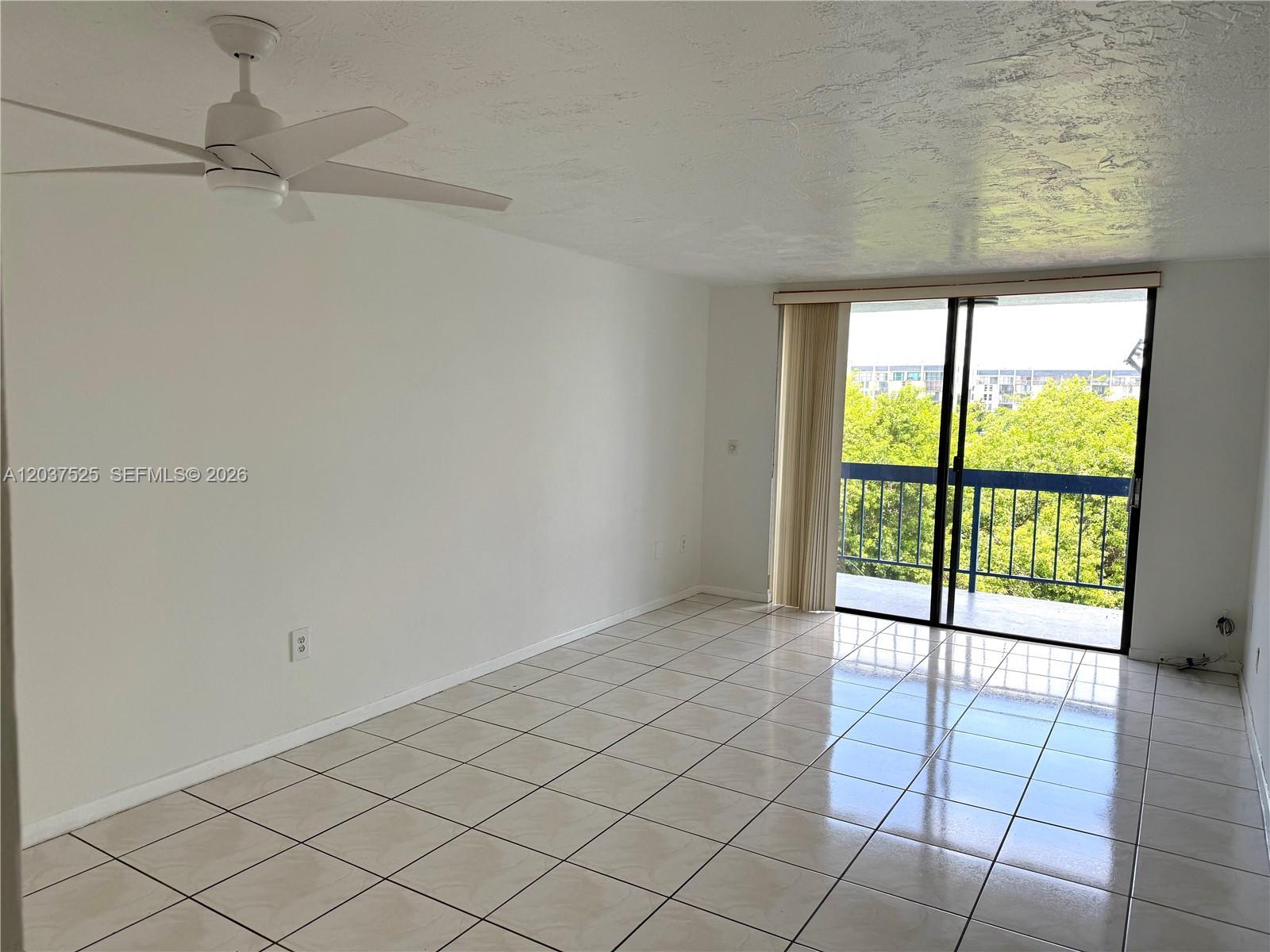 9440 Fontainebleau Blvd # 406, Miami FL 33172 photo 2