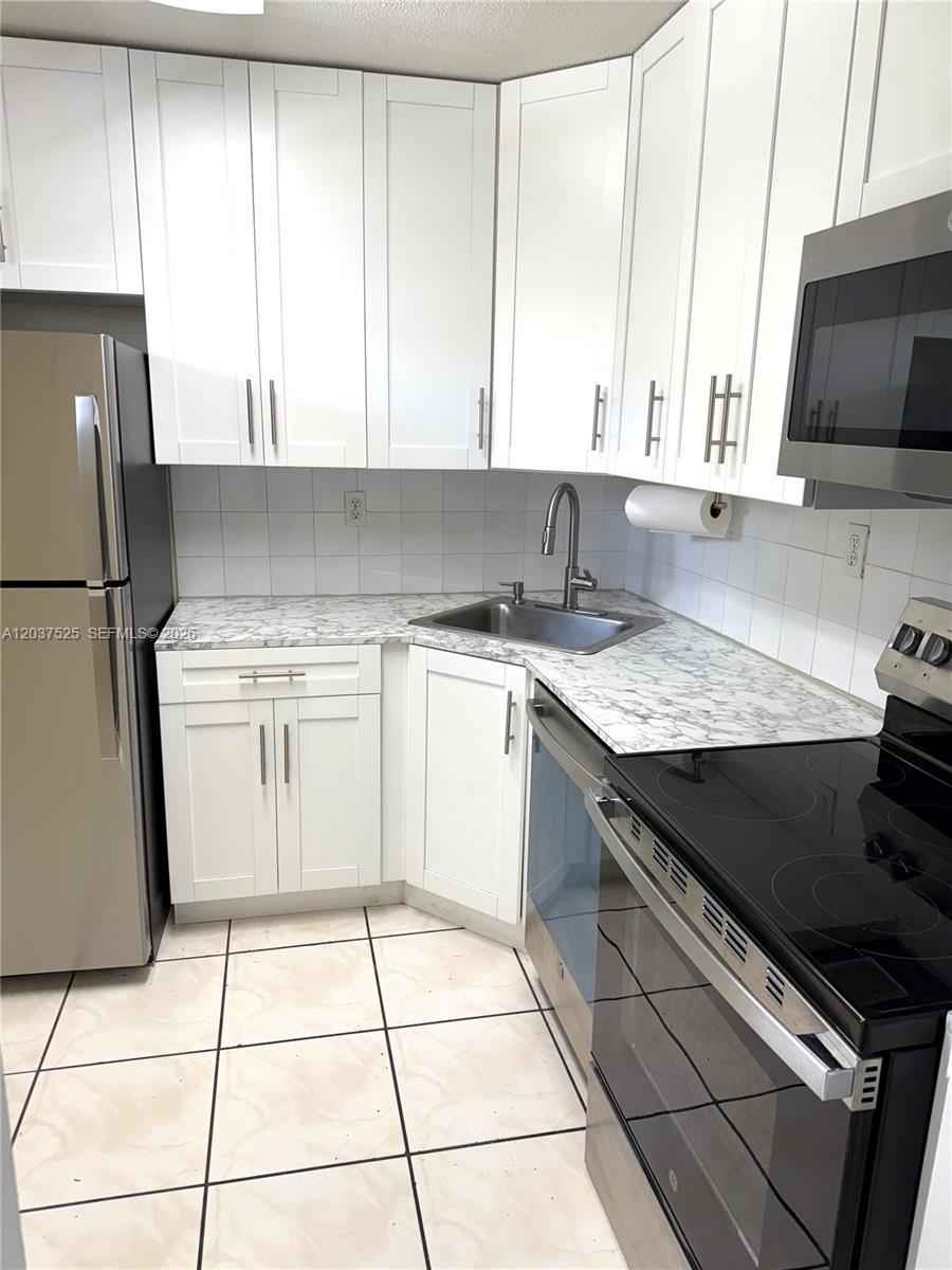 9440 Fontainebleau Blvd # 406, Miami FL 33172 photo 4