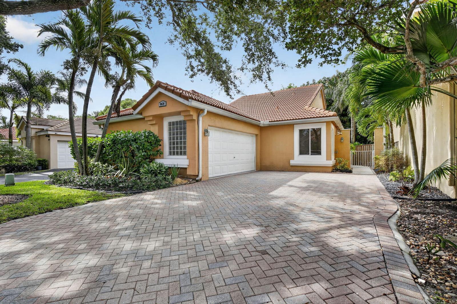 10124 NW 4th Street, Plantation FL 33324 photo 2
