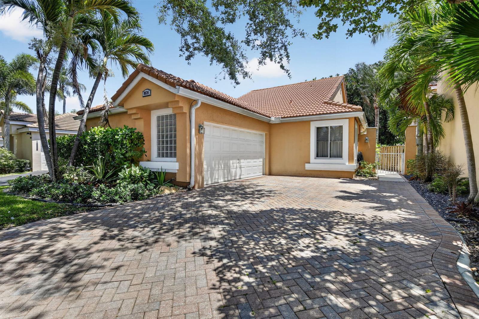 10124 NW 4th Street NW, Plantation FL 33324