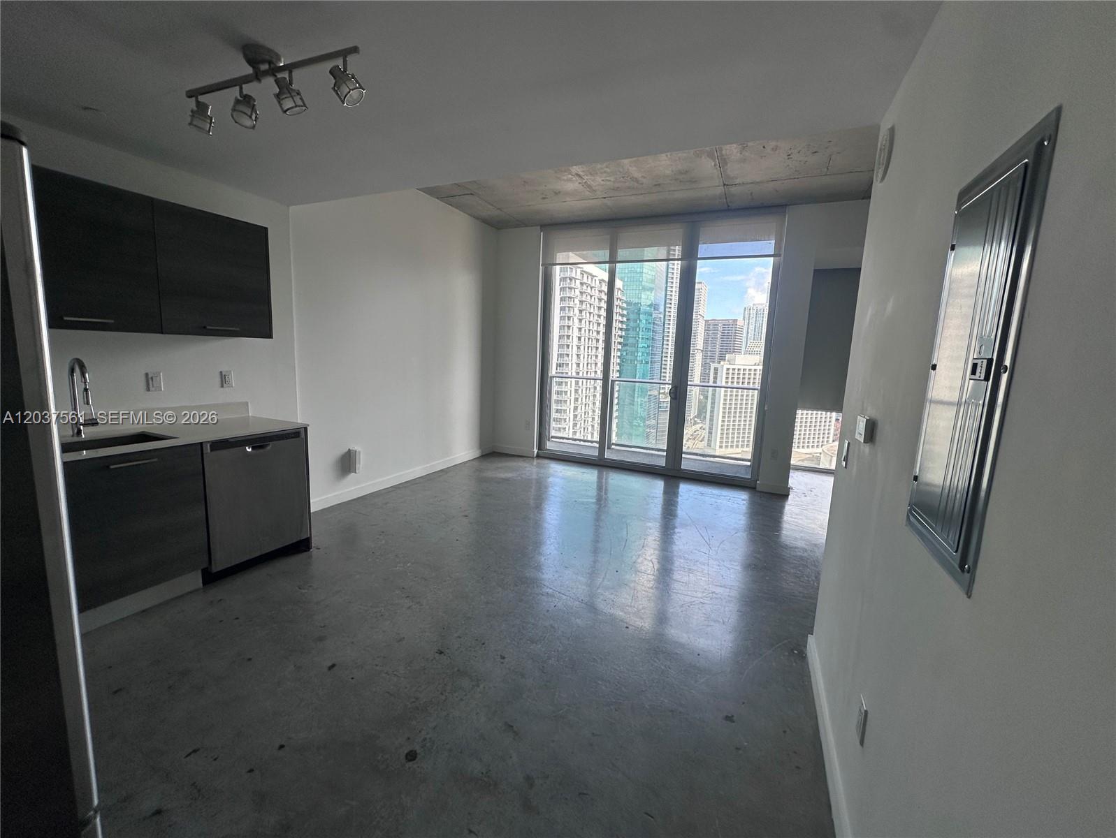 151 SE 1st St # 2405, Miami FL 33131 photo 3