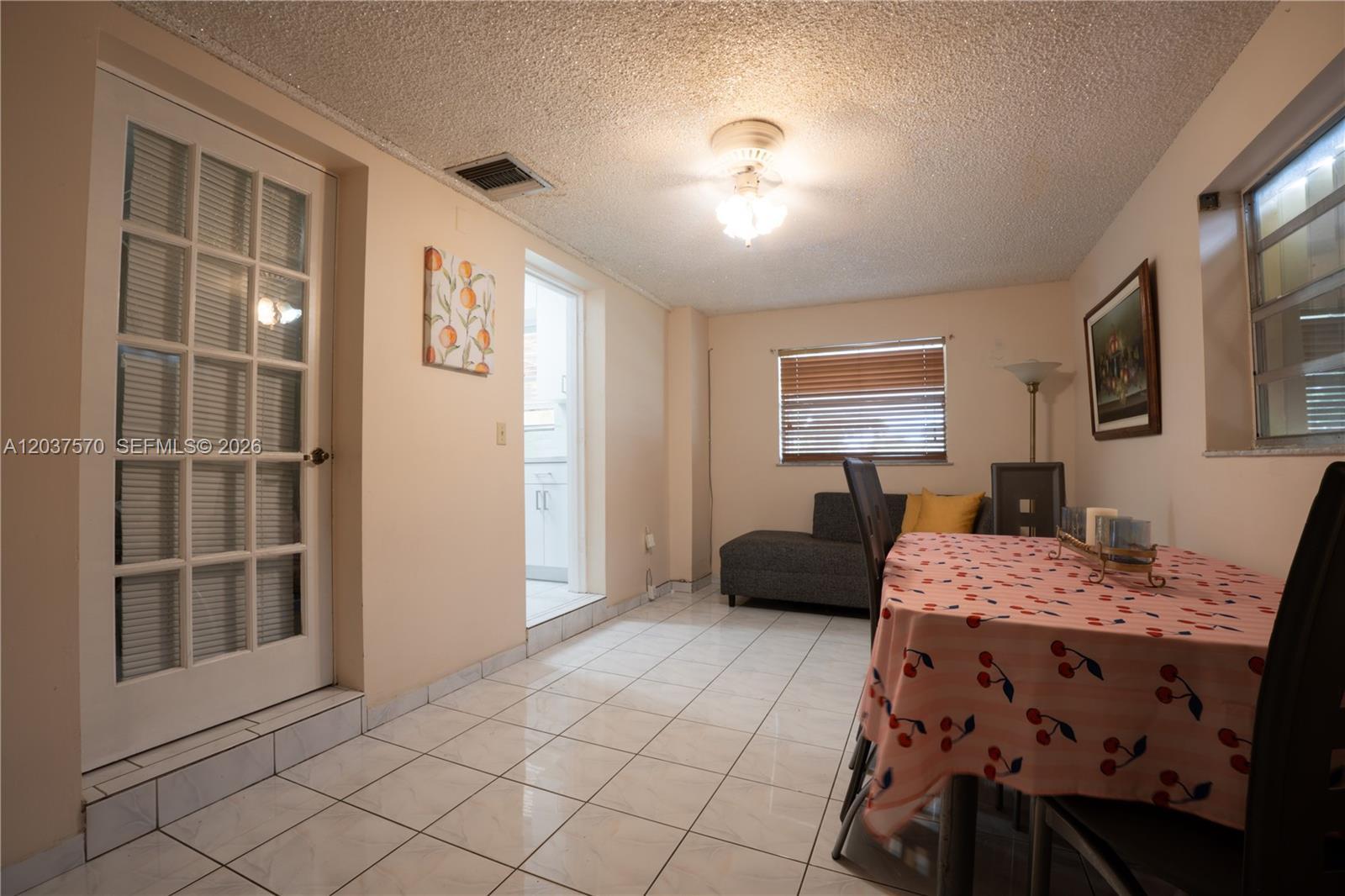 7899 NW 174th Ter, Hialeah FL 33015 photo 3