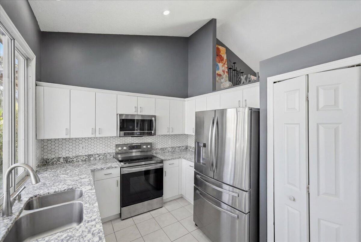 437 SW Kaabe Avenue, Port St. Lucie FL 34953 photo 5