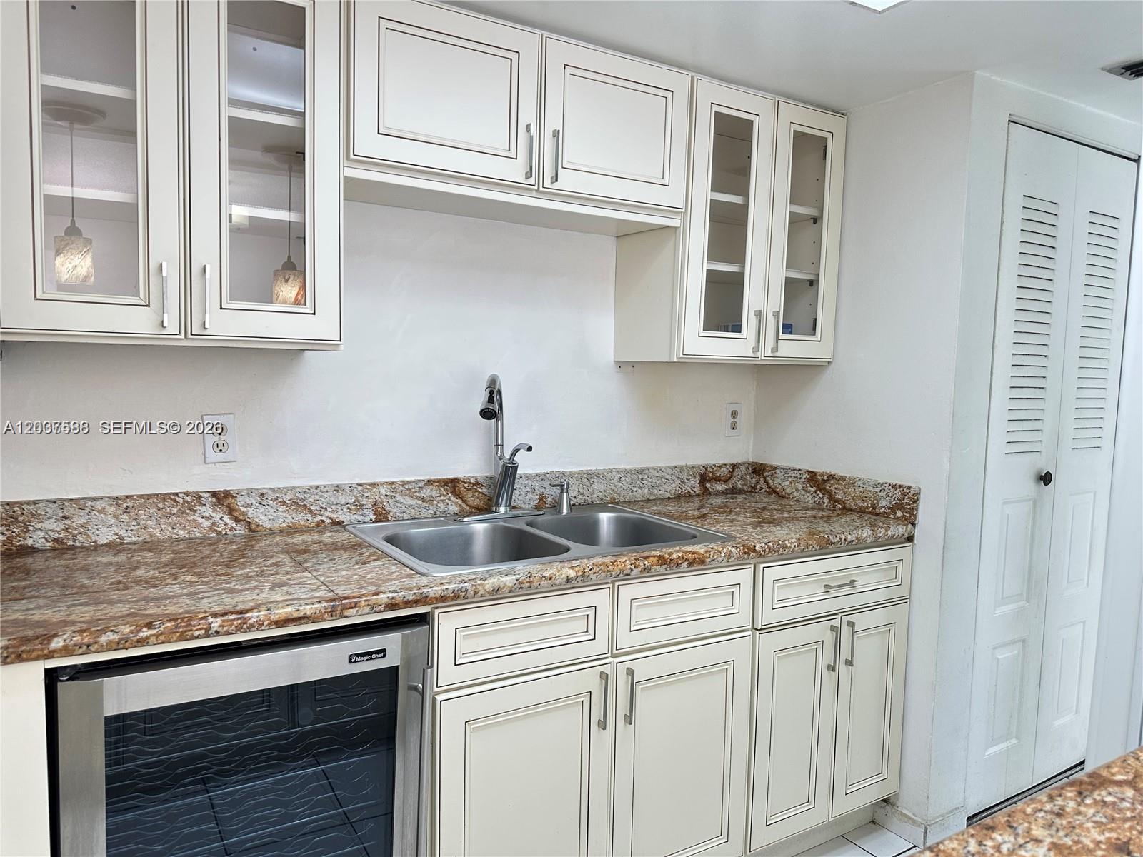 802 NW 87th Ave # 315, Miami FL 33172 photo 4