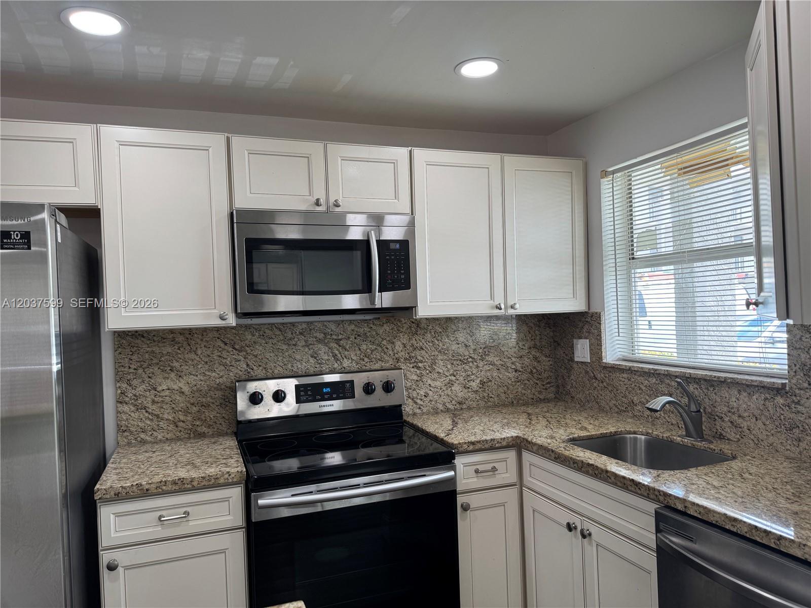 8325 Sunrise Lakes Blvd # 103, Sunrise FL 33322 photo 4