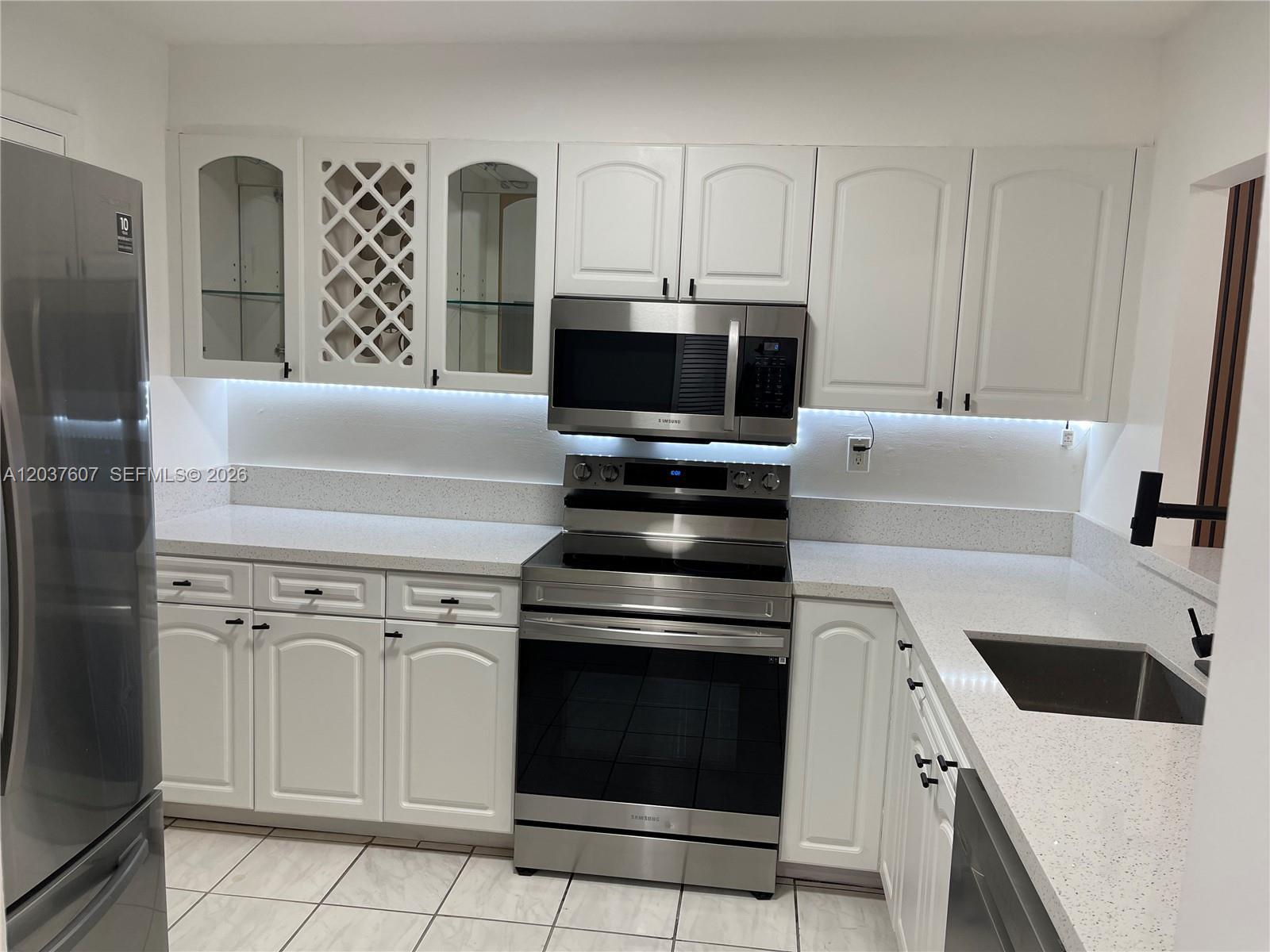 8233 Harding Ave # 408, Miami Beach FL 33141 photo 2