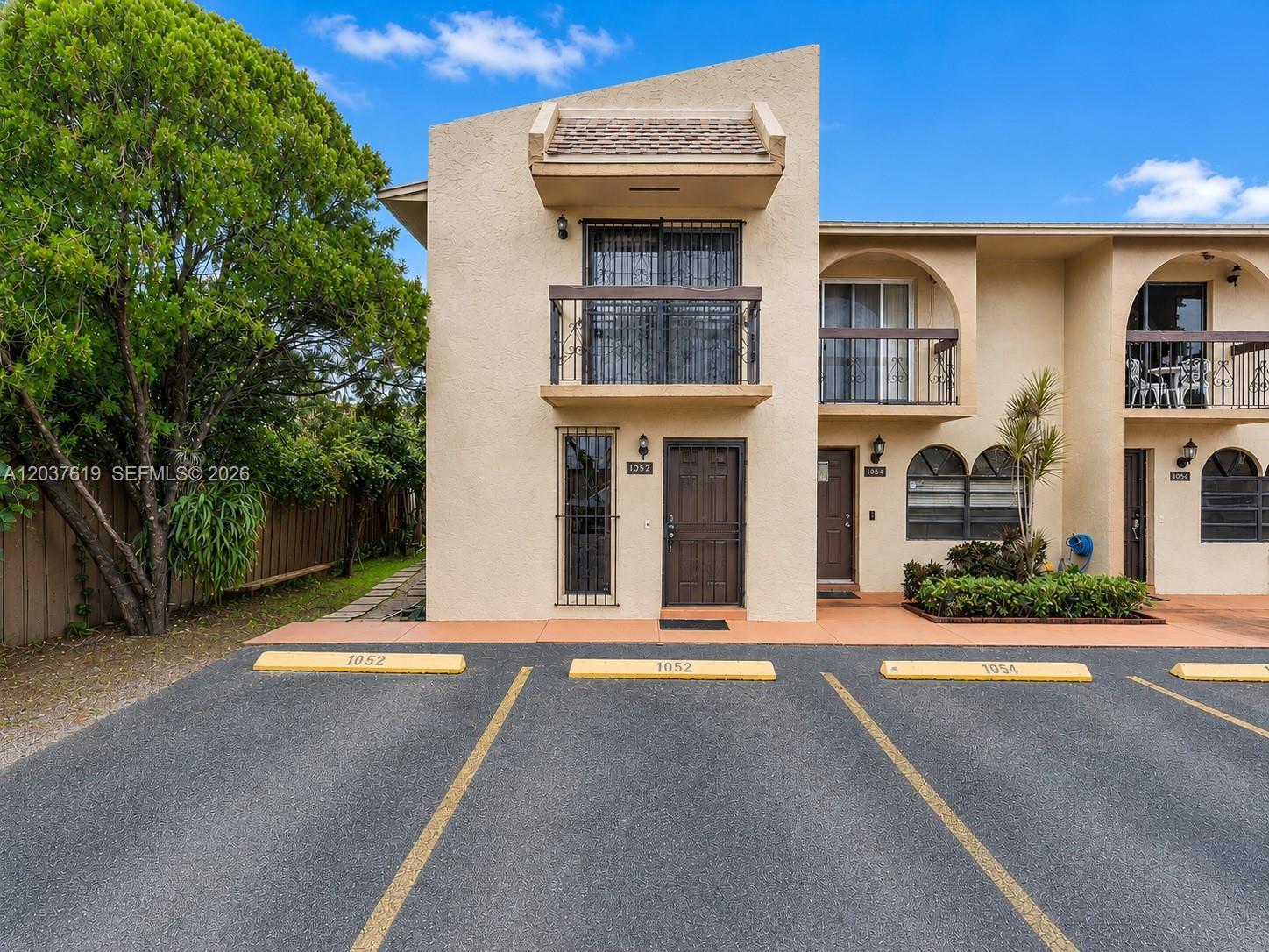1052 W 79th St # 11, Hialeah FL 33014