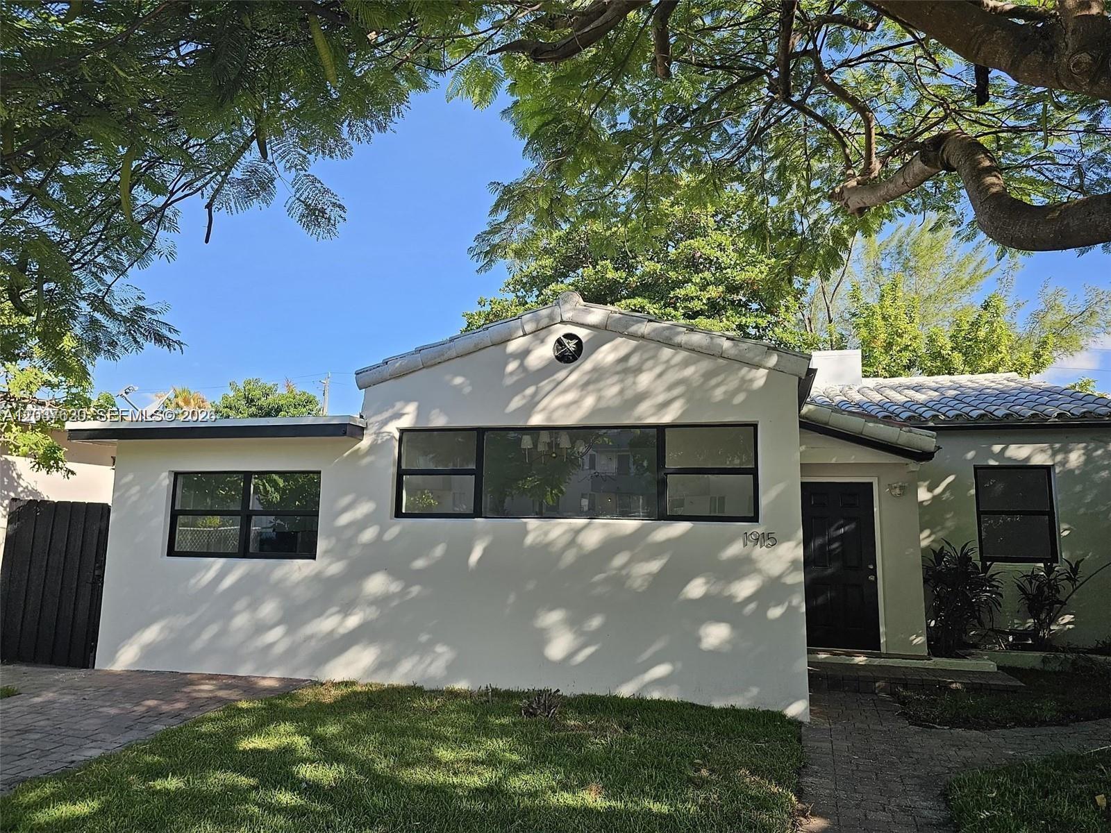 1915 Normandy Dr, Miami Beach FL 33141 photo 2