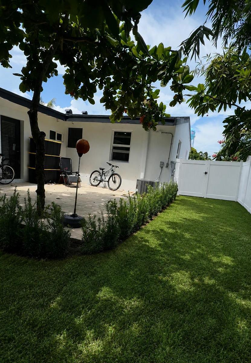 118 SW 7th Street, Delray Beach FL 33444 photo 3