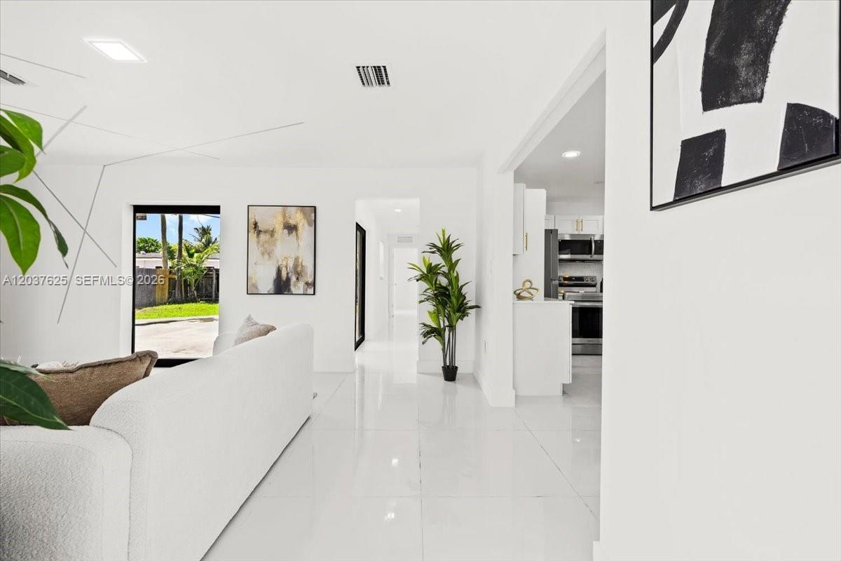 7500 Venetian St, Miramar FL 33023 photo 3