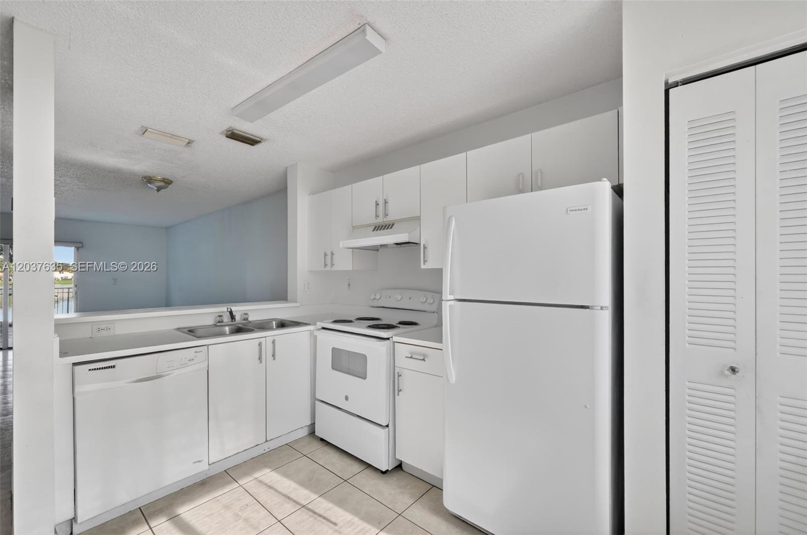 17378 SW 139th Ct, Miami FL 33177 photo 2