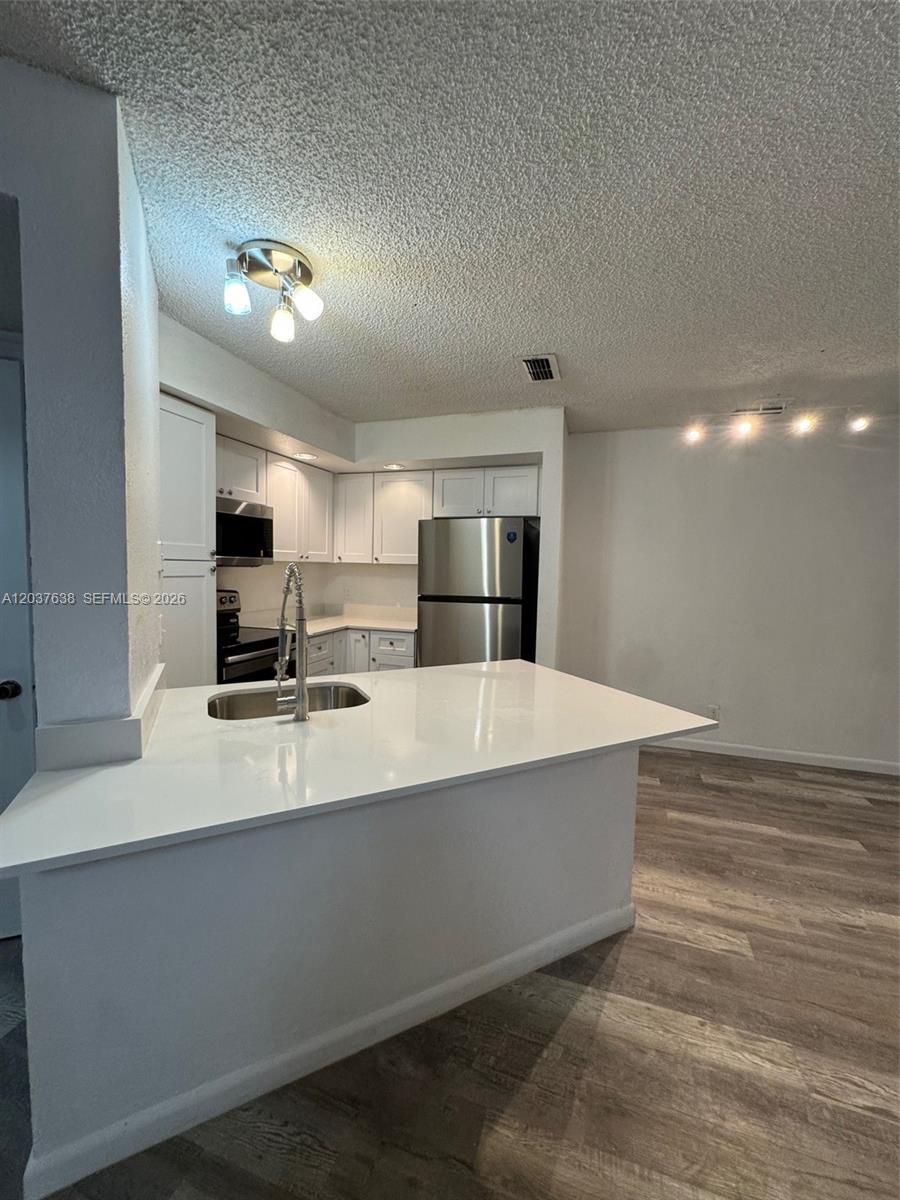 3390 N Pinewalk Dr N # 1016, Margate FL 33063