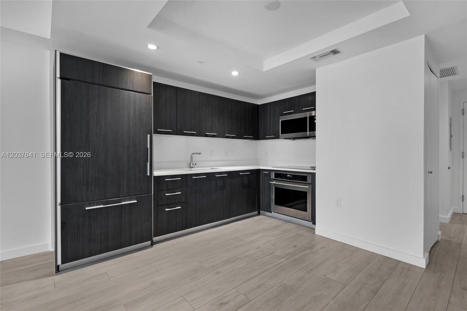 45 SW 9th St # 2305, Miami FL 33130 photo 3