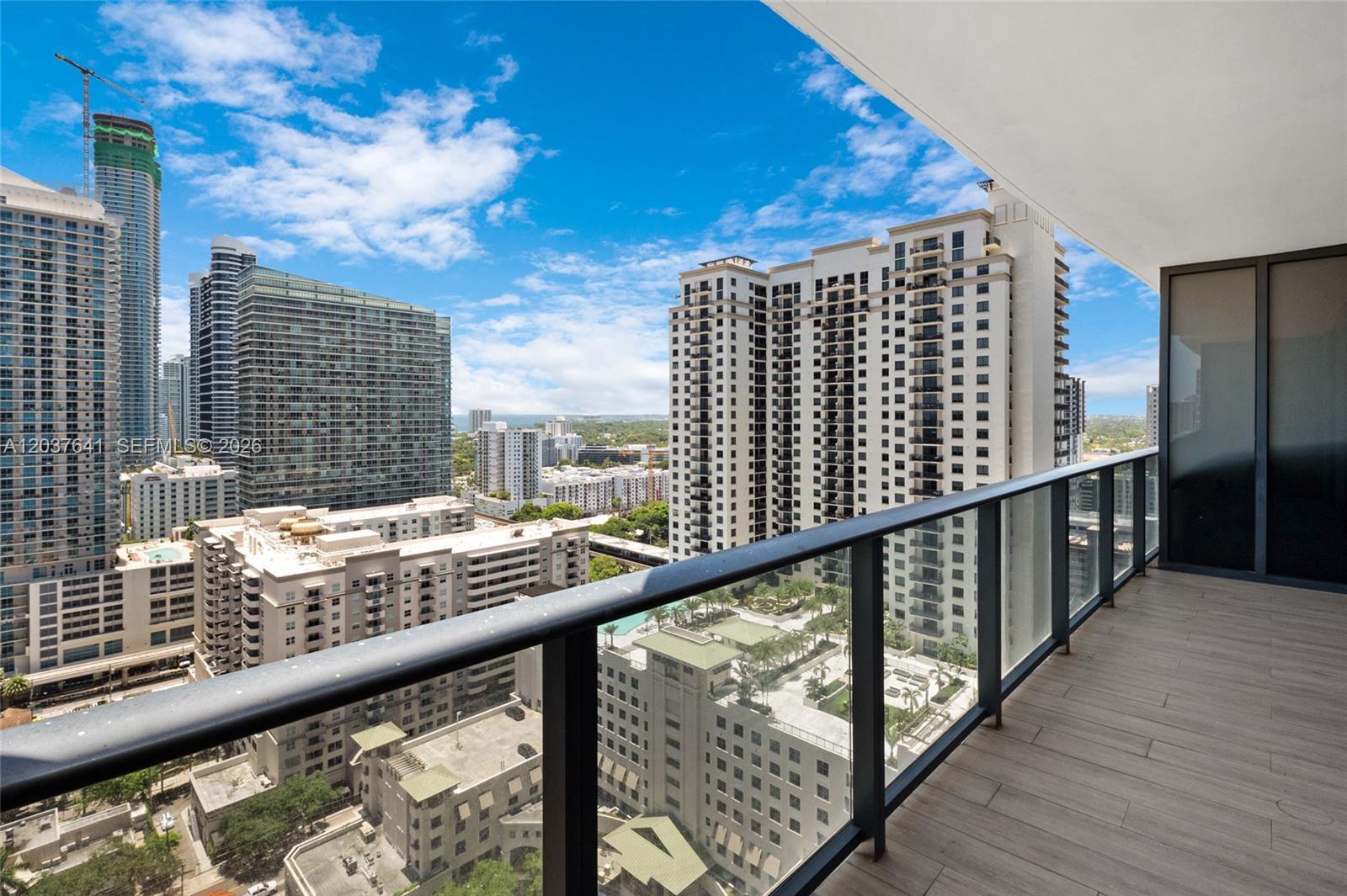 45 SW 9th St # 2305, Miami FL 33130