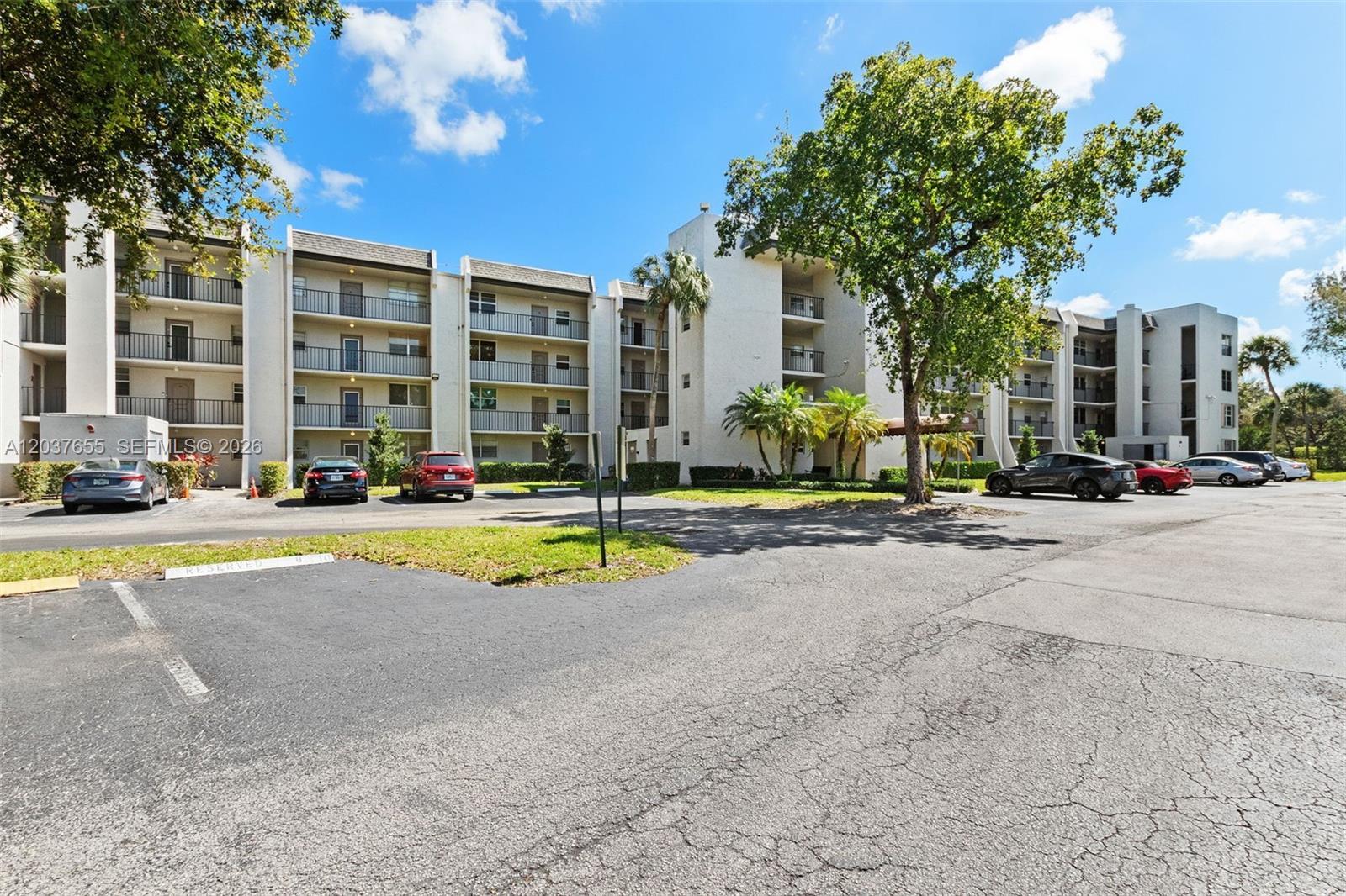 9480 Poinciana Pl # 407, Davie FL 33324