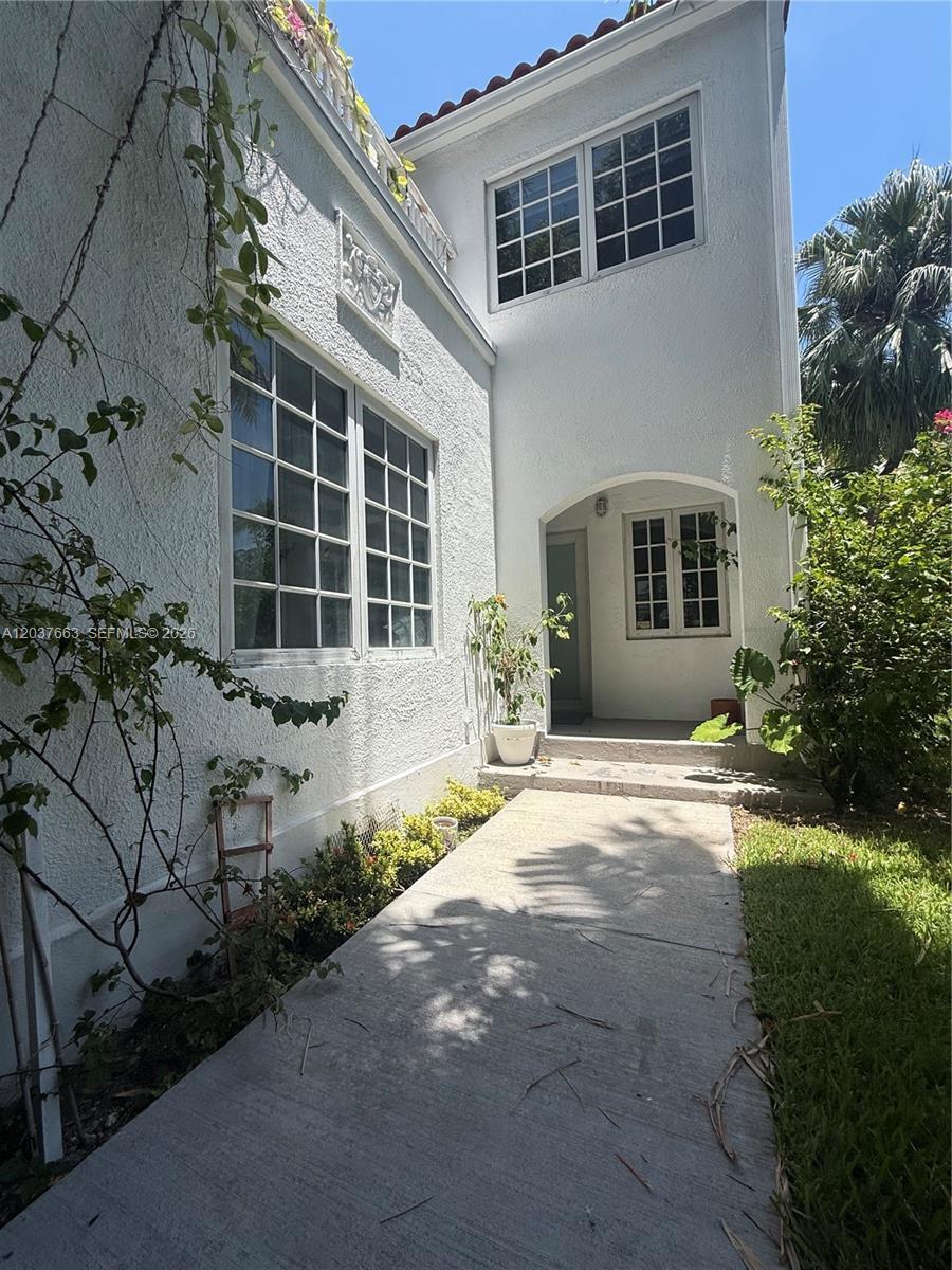 912 Euclid Ave # 2, Miami Beach FL 33139 photo 2