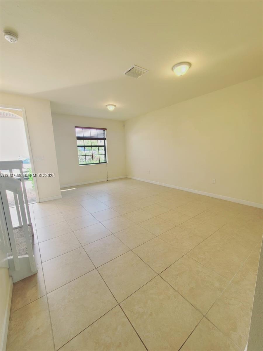 3537 W 89th Pl, Hialeah FL 33018 photo 2