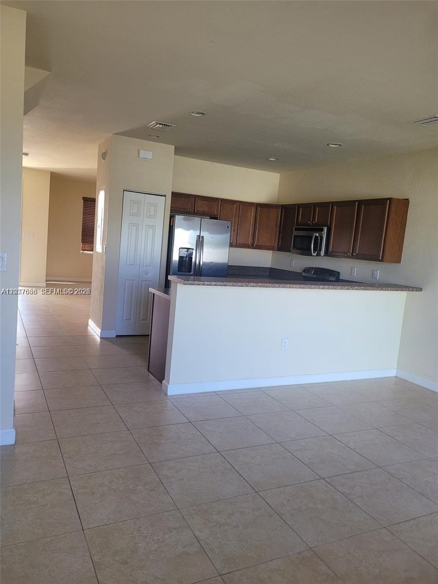 3537 W 89th Pl, Hialeah FL 33018 photo 4