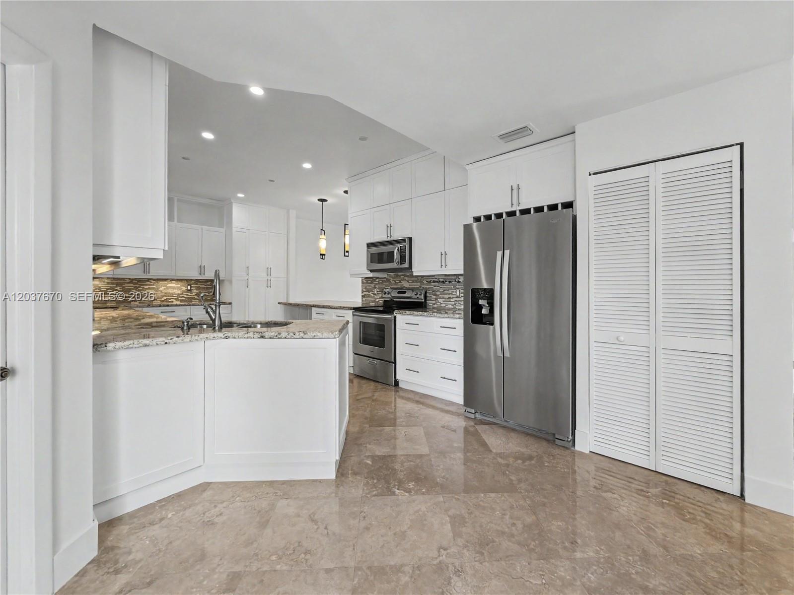 4725 NW 104th Ave, Doral FL 33178 photo 3