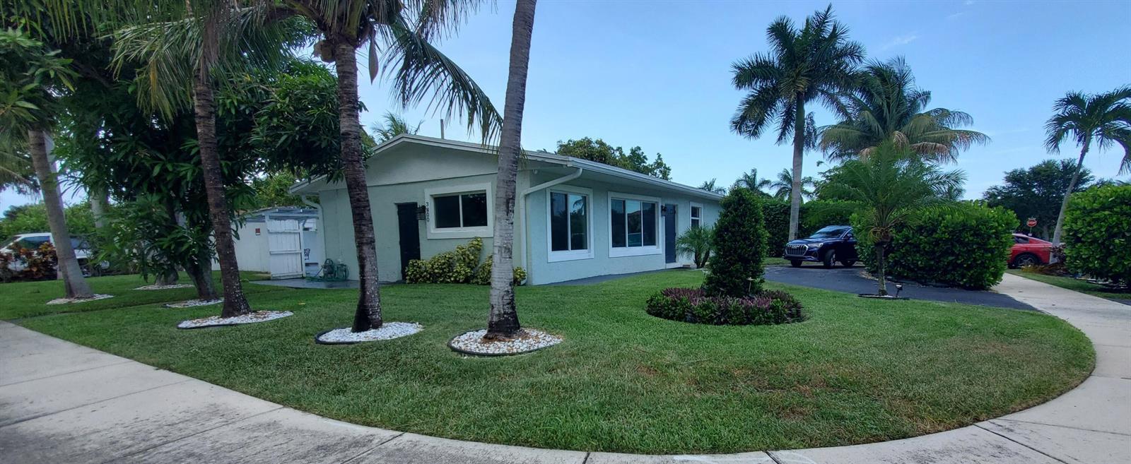 3800 NE 4th Avenue, Deerfield Beach FL 33064