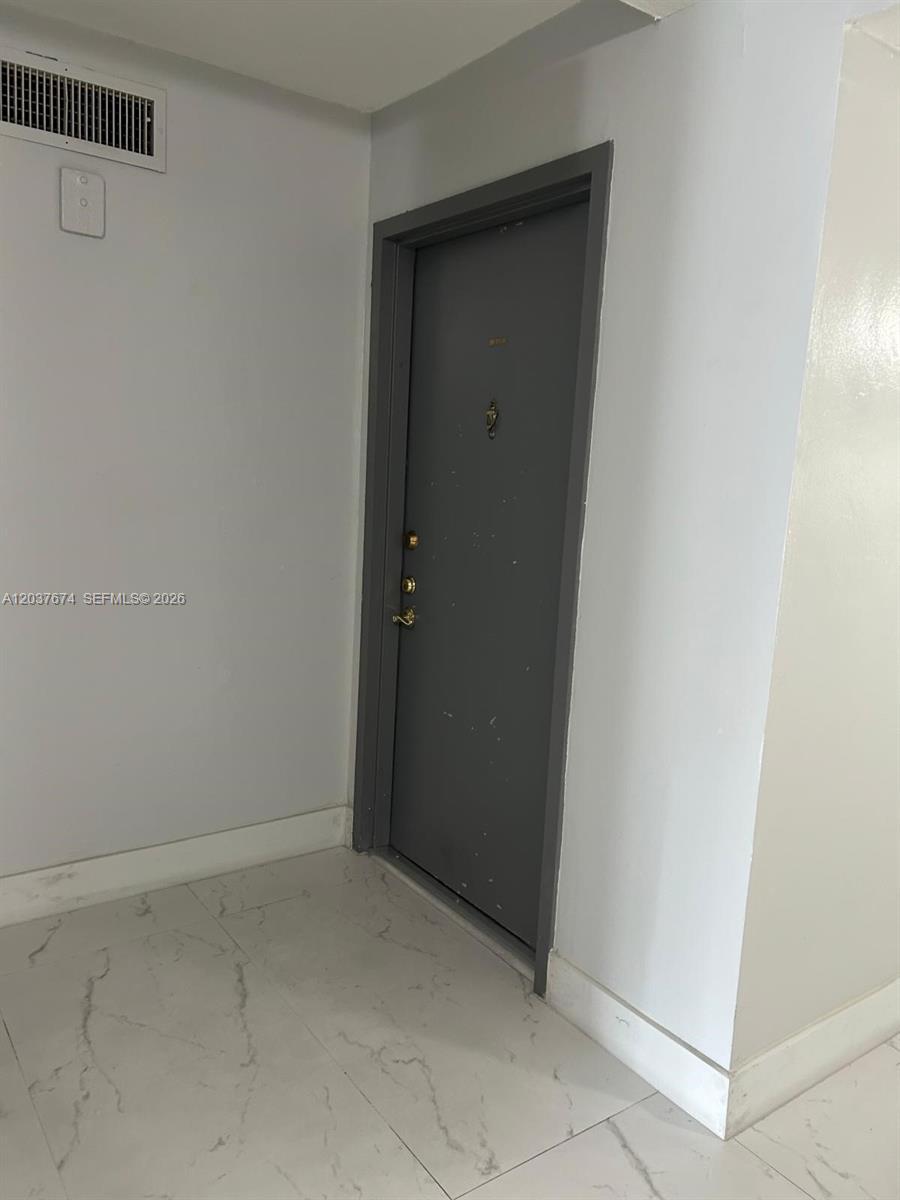 9320 Fontainebleau Blvd # 515, Miami FL 33172 photo 2