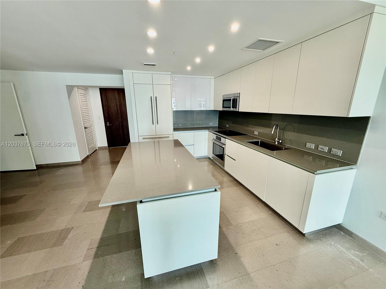 68 SE 6th St # 2707, Miami FL 33131 photo 4