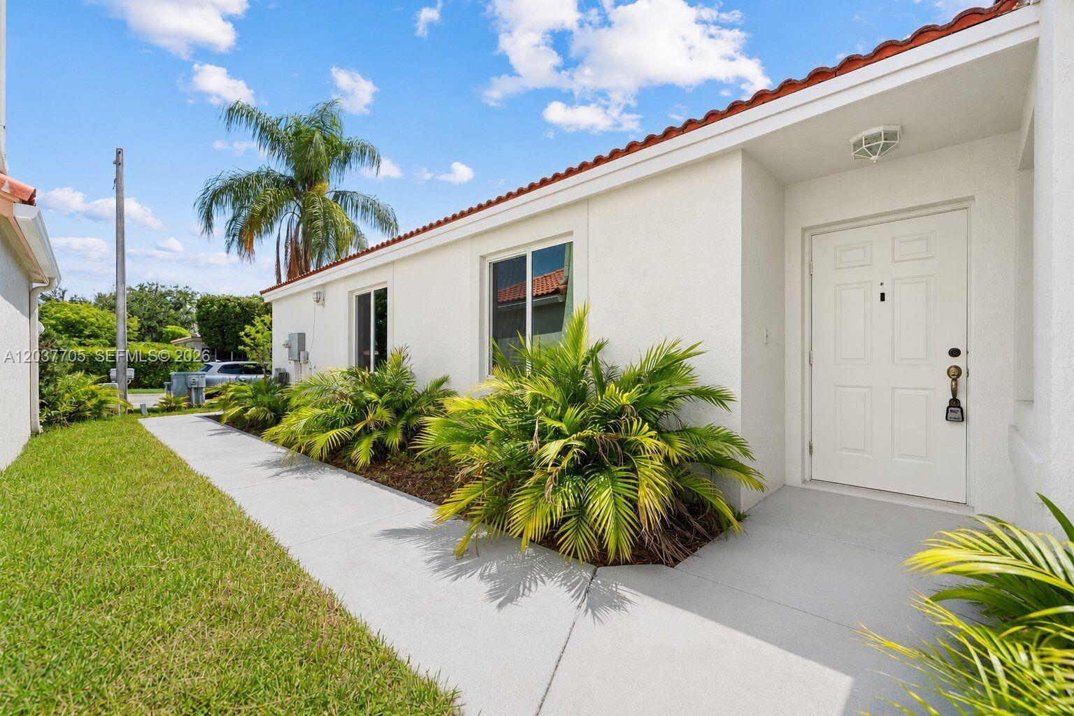 15942 NW 21st St, Pembroke Pines FL 33028 photo 2
