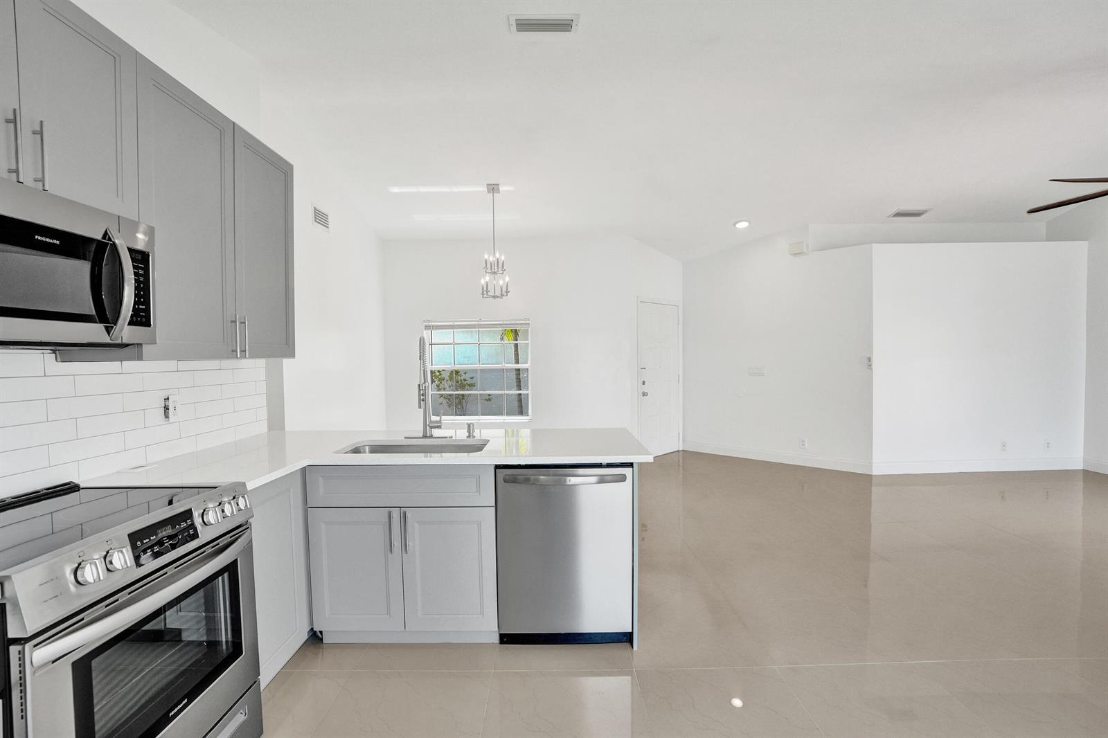 17866 SW 10th Lane, Pembroke Pines FL 33029 photo 5