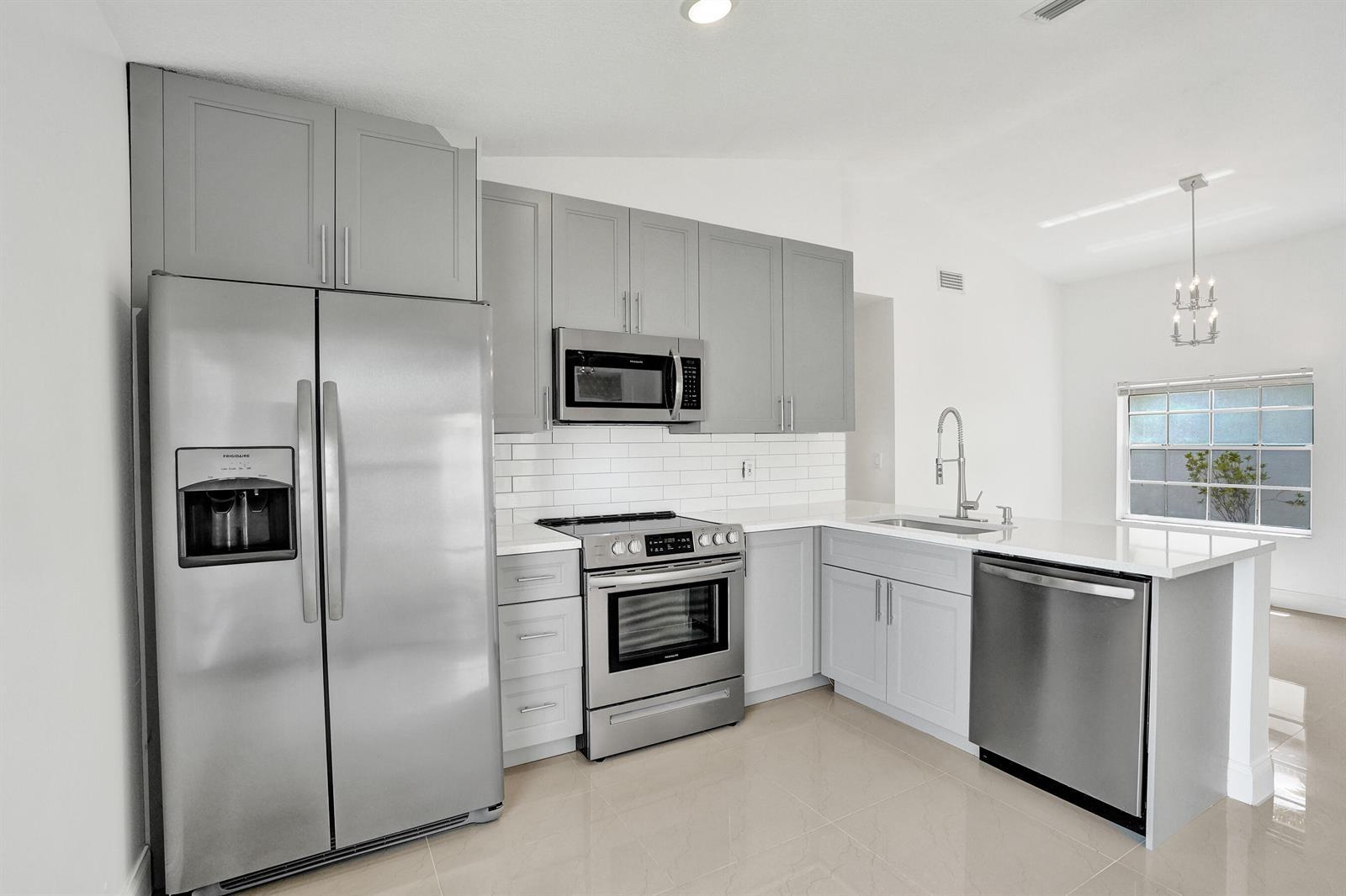 17866 SW 10th Lane, Pembroke Pines FL 33029 photo 4