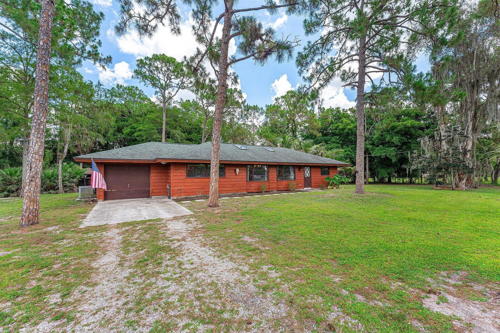 16355 Lancashire Drive E, Loxahatchee FL 33470 photo 2