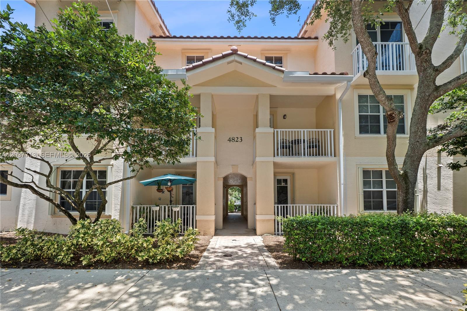 4823 Chancellor Dr # 22, Jupiter FL 33458 photo 2