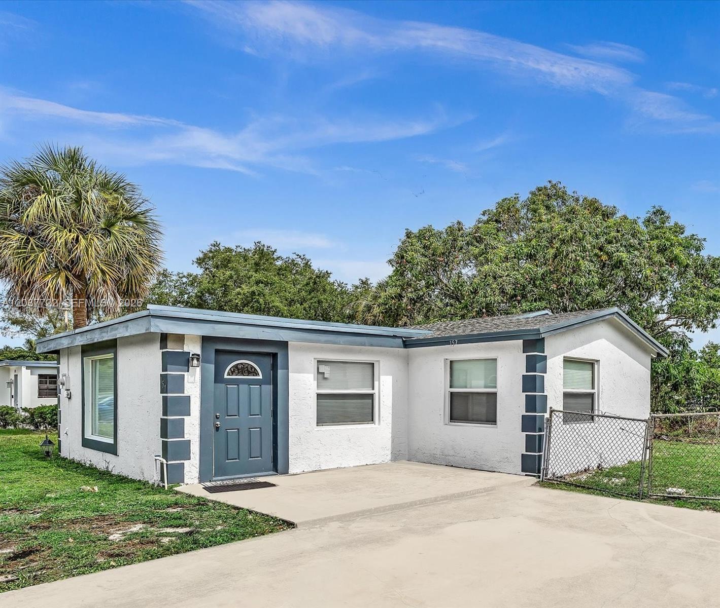 157 NE 6th Ct, Deerfield Beach FL 33441 photo 3