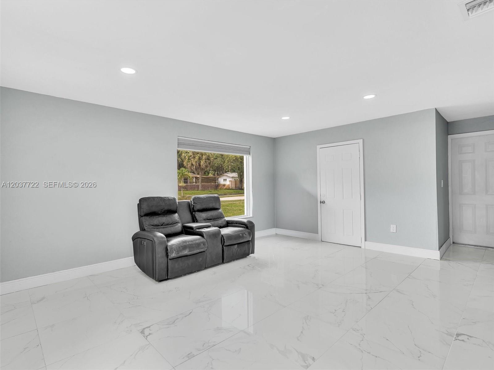 157 NE 6th Ct, Deerfield Beach FL 33441 photo 5