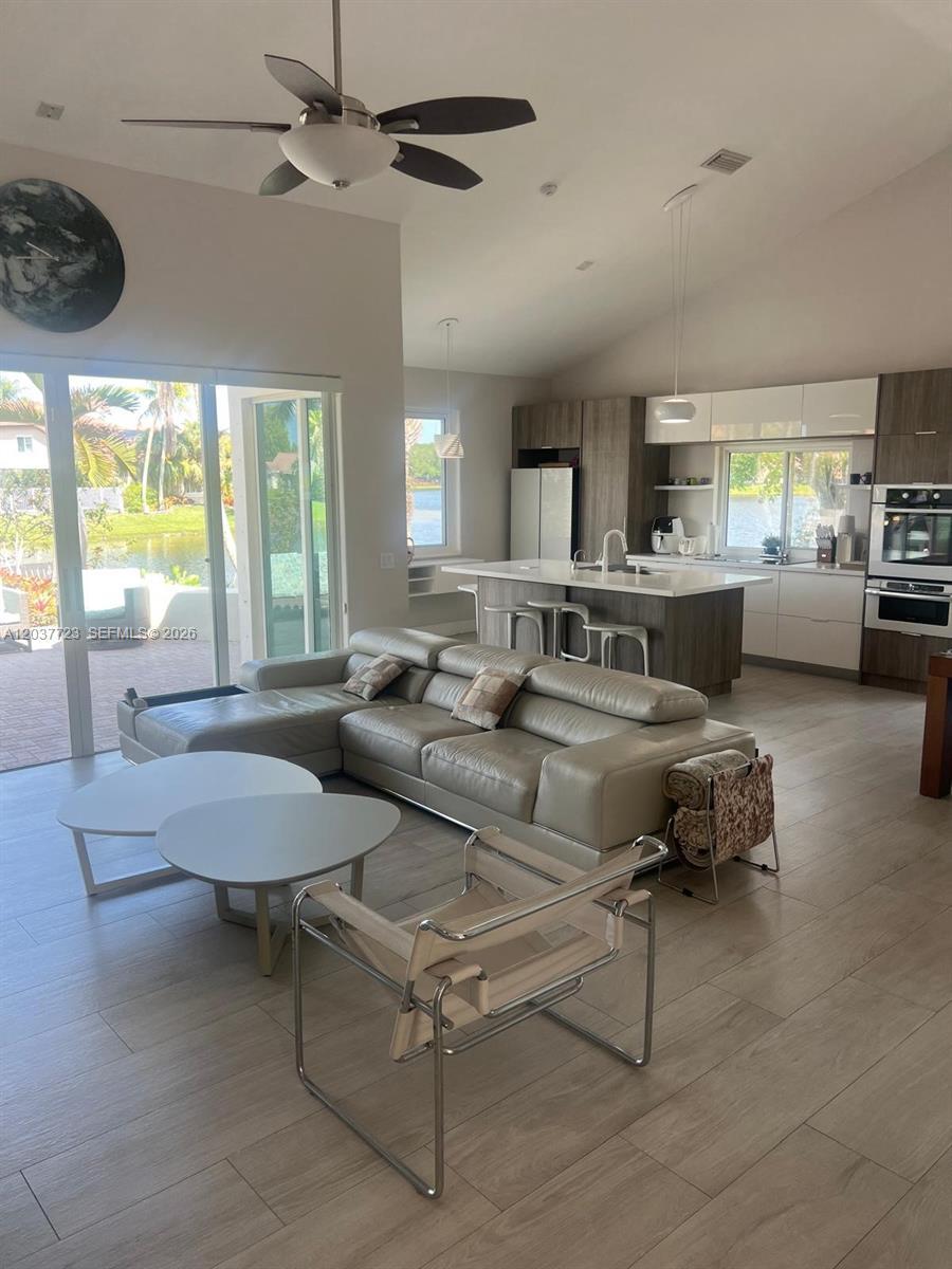 1130 Spyglass, Weston FL 33326 photo 2