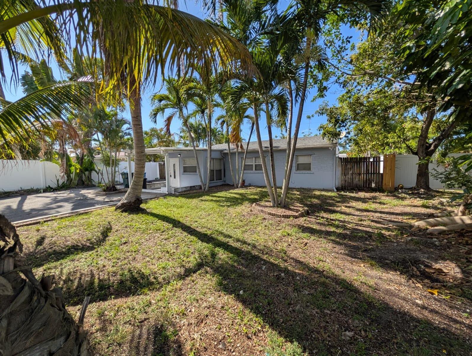 621 NE 56th Street, Oakland Park FL 33334