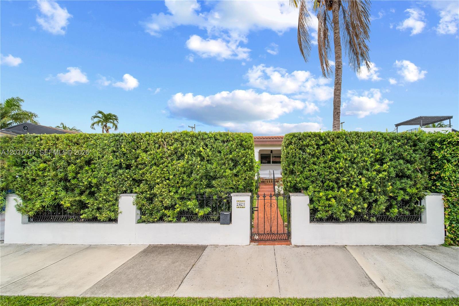 2421 SW 26th Ln, Miami FL 33133 photo 3