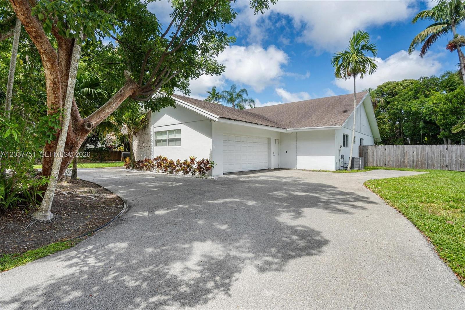 9444 SW 69th Ct, Pinecrest FL 33156 photo 2