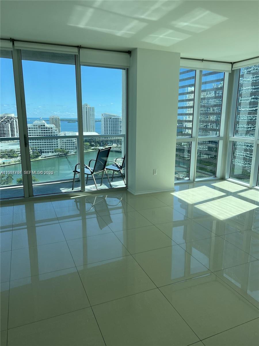 500 Brickell Ave # 2102, Miami FL 33131 photo 3