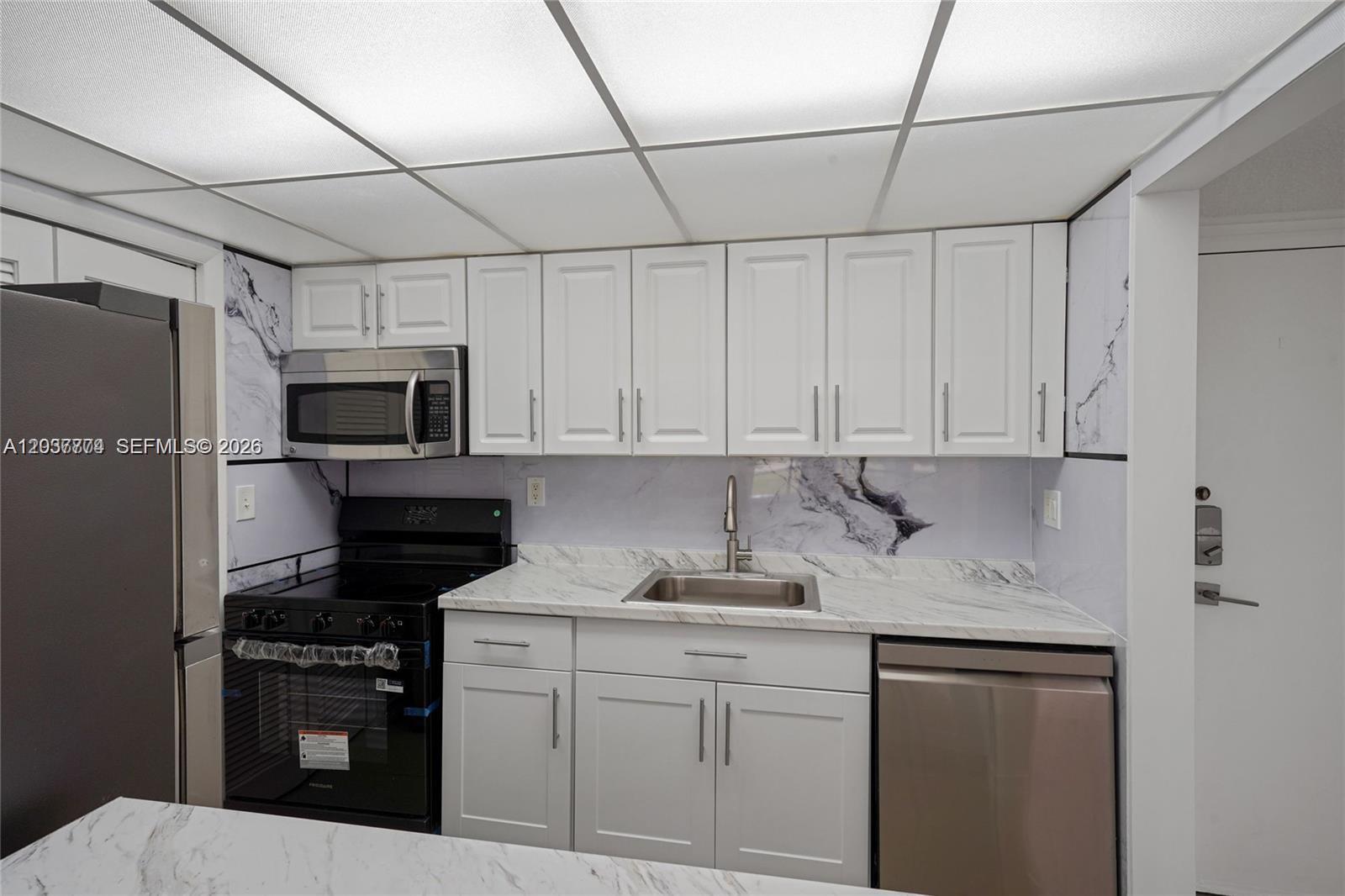 200 Lakeview Dr # 101, Weston FL 33326 photo 4